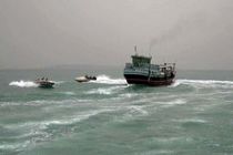 توقیف لنج سوخت قاچاق در خلیج فارس/ قاچاقچی دستگیر شد
