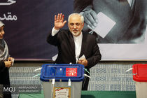 محمدجواد ظریف رای خود را به صندوق انداخت