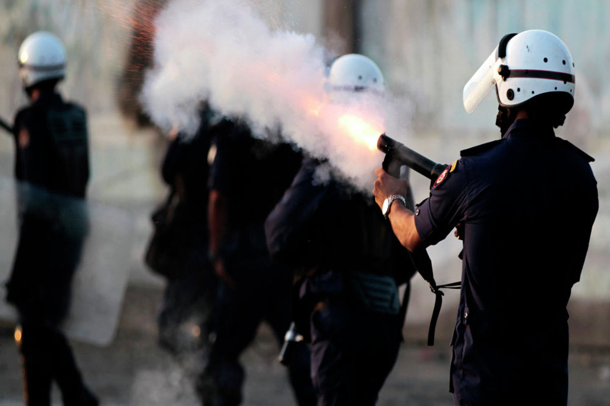 یورش سرکوبگران بحرینی به صفوف مردم 