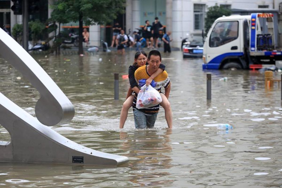 Heavy floods in China left 2 killed