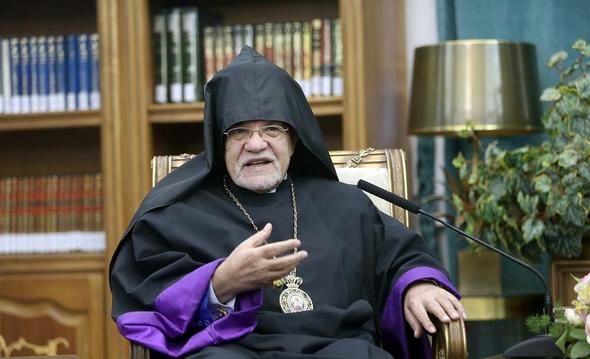 اسقف اعظم ارامنه تهران در صحن شورا حضور می یابد