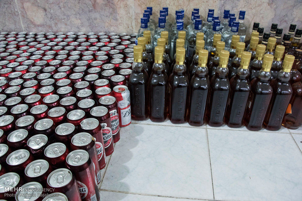 کشف ابزار تولید مشروبات الکلی در بهاباد 