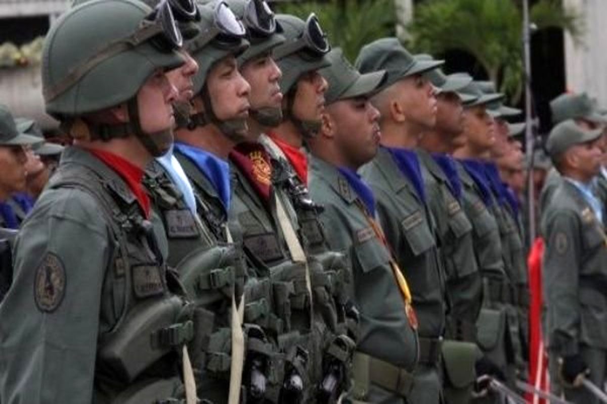 ونزوئلا جلوی نیروهای خارجی مهاجم را می‌گیرد