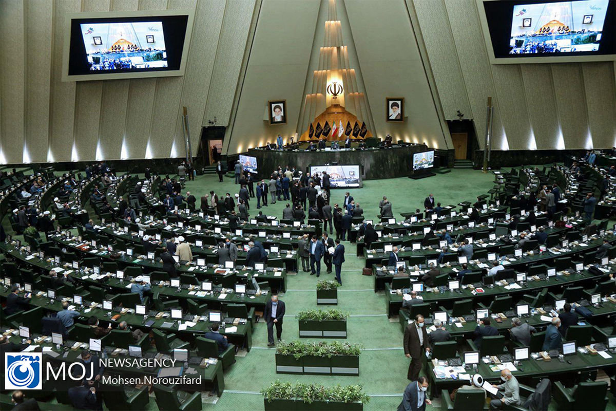  اعتراض نمایندگان به پخش کلیپی از حاج قاسم سلیمانی/ از حاج قاسم هزینه نکنید