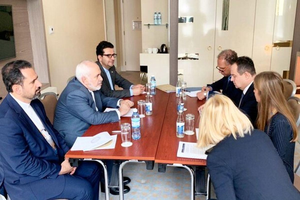 ظریف با وزیر امور خارجه صربستان دیدار کرد