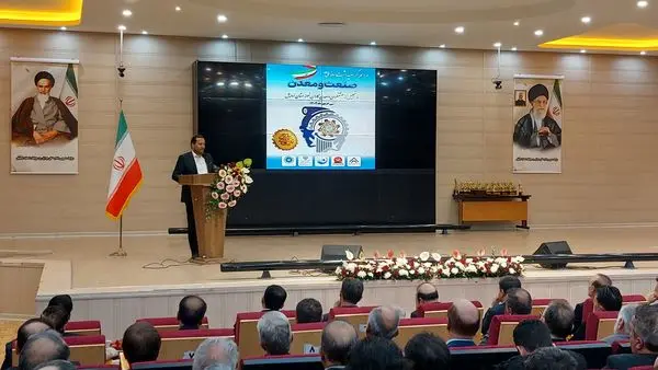 الزام سرمایه‌گذاران به ساخت نیروگاه خورشیدی منطقی نیست/ ضرورت حمایت واقعی از تولیدکنندگان