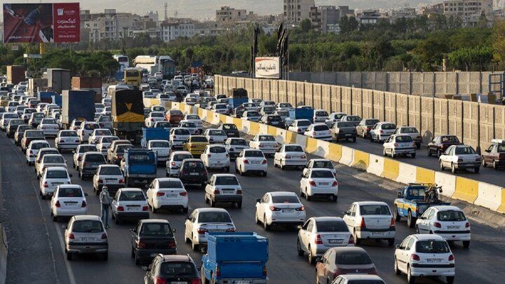 جاده چالوس و آزادراه تهران - شمال ترافیک سنگین دارد