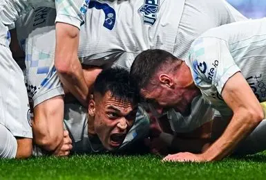 اینتر با درخشش لائوتارو صدرنشین سری A شد