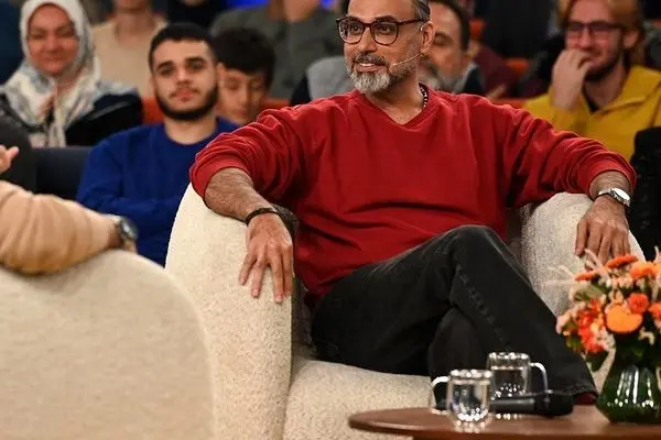 محسن شریفیان مهمان محسن کیایی و جناب خان می‌شود