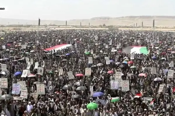 یمنی‌ها استقلال را با راهپیمایی میلیونی گرامی داشتند