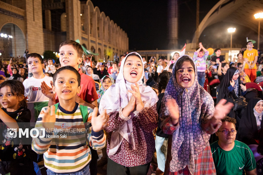 جشن بزرگ خانوادگی به مناسبت هفته وحدت در مصلی