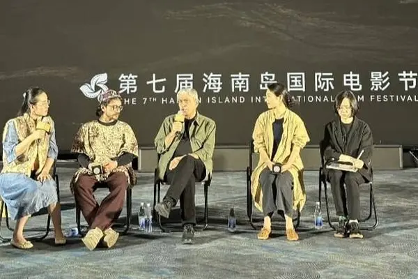 «خرگوش سیاه، خرگوش سفید» برنده نارگیل طلایی هاینان شد