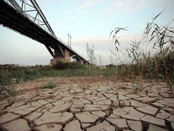 وضعیت بحرانی دو روستا به علت فرسایش رودخانه ای در حاشیه کارون و دز