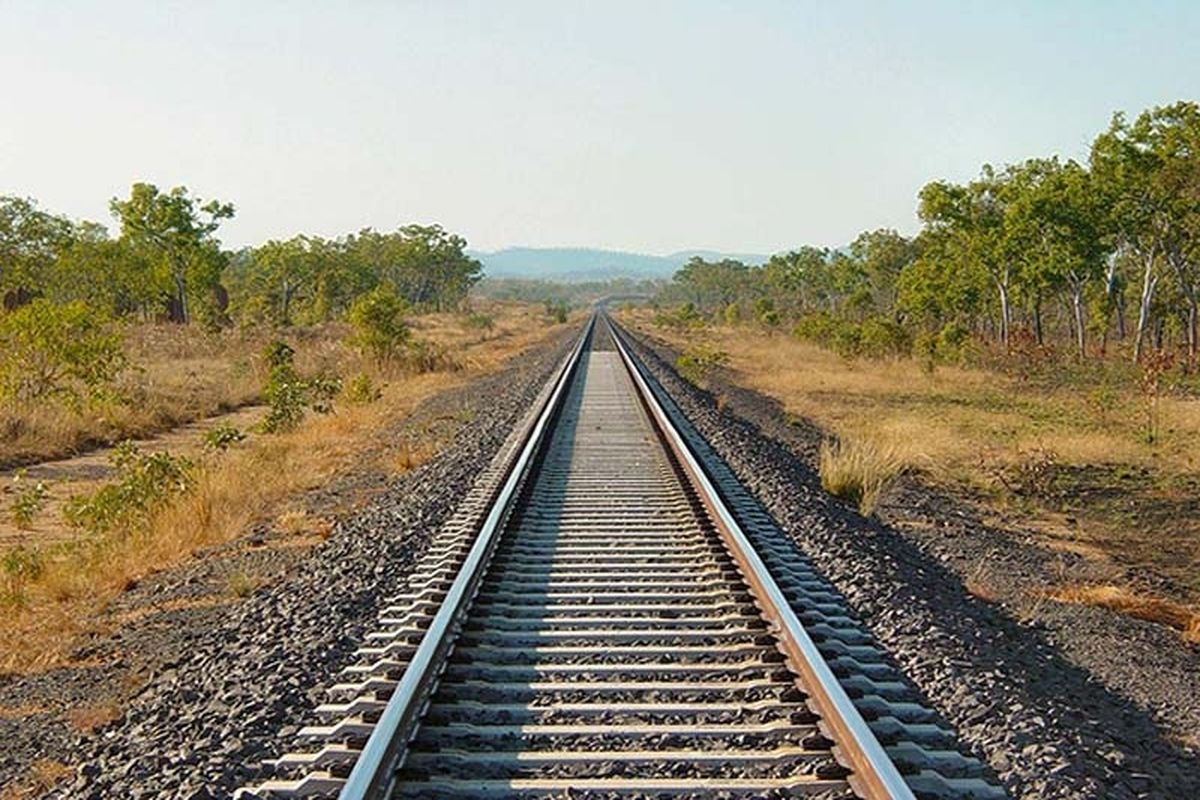 ریل‌گذاری ۱۰۰ کیلومتر از راه‌آهن چابهار-زاهدان آماده است