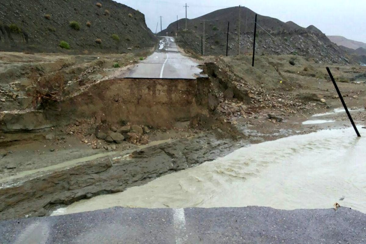 انسداد جاده بندرلنگه به پارسیان 