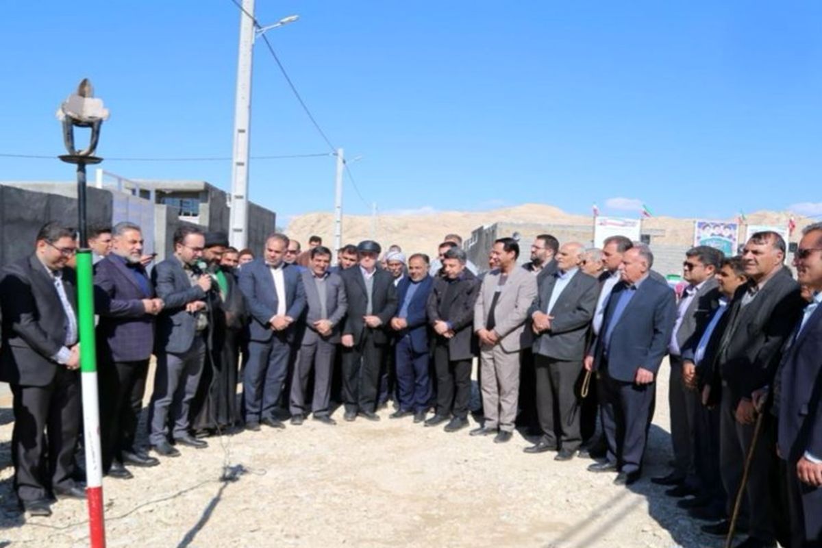 مشعل گاز در روستای سرتنگ زعفرانی مهران روشن شد