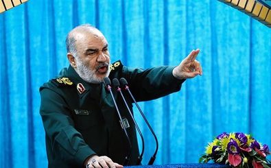دشمنان انقلاب اسلامی می‌دانند که ملت ایران تسلیم نمی‌شود/ارتش کشورهایی مانند آمریکا دیگر قدرت و توان ندارد