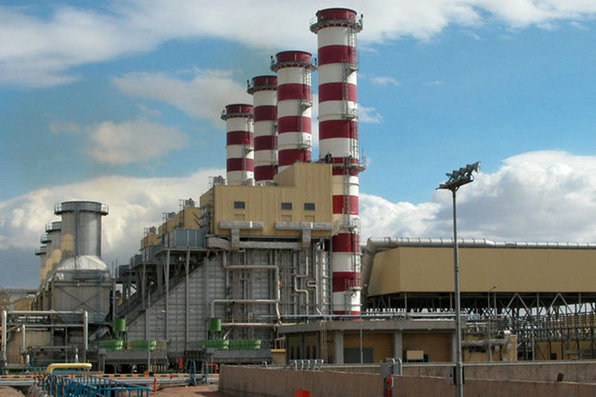 پیوستن واحد چهار نیروگاه بندرعباس به شبکه سراسری تولید برق کشور 