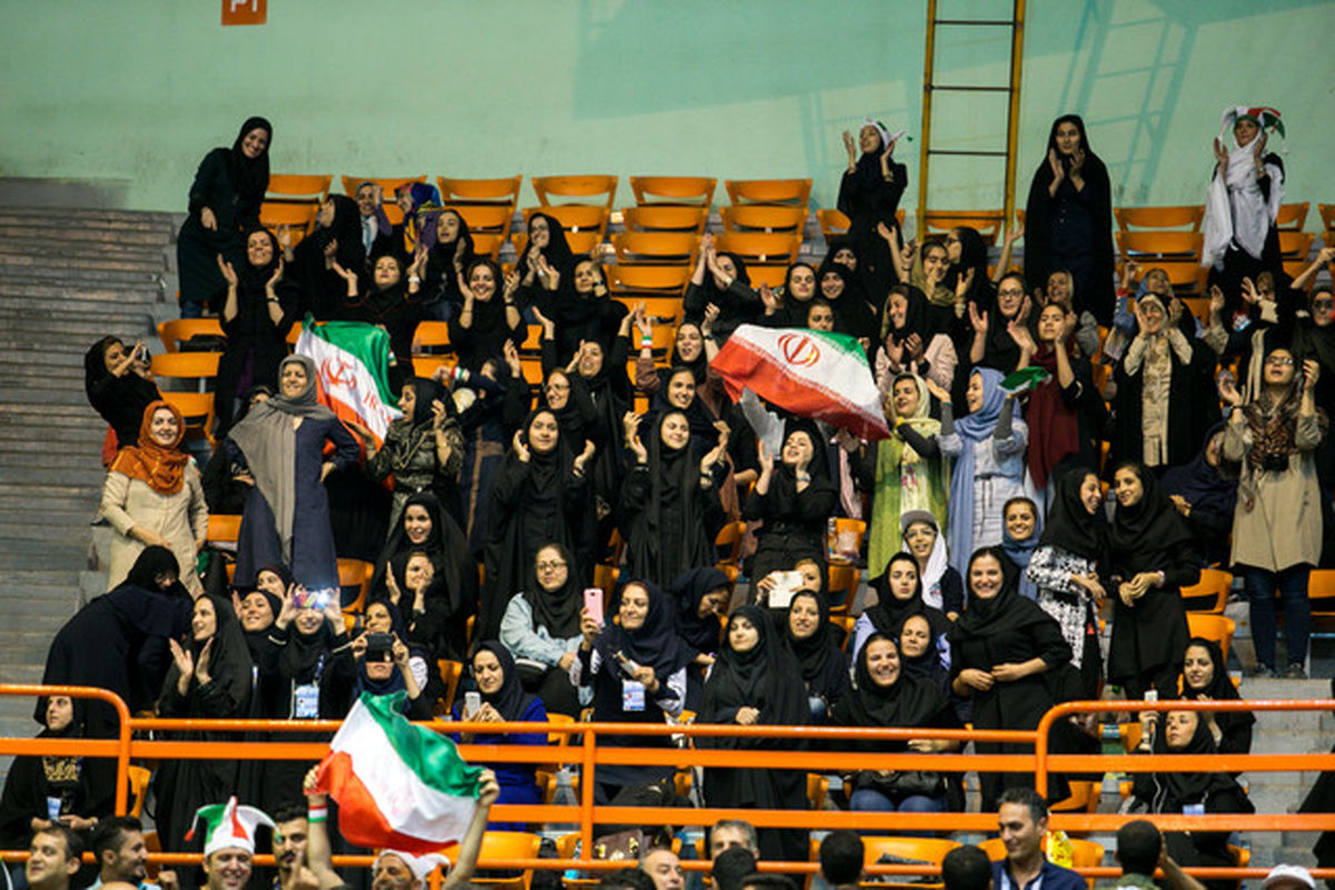 حضور زنان در بازی ایران - صربستان اولین اقدام مهم بود