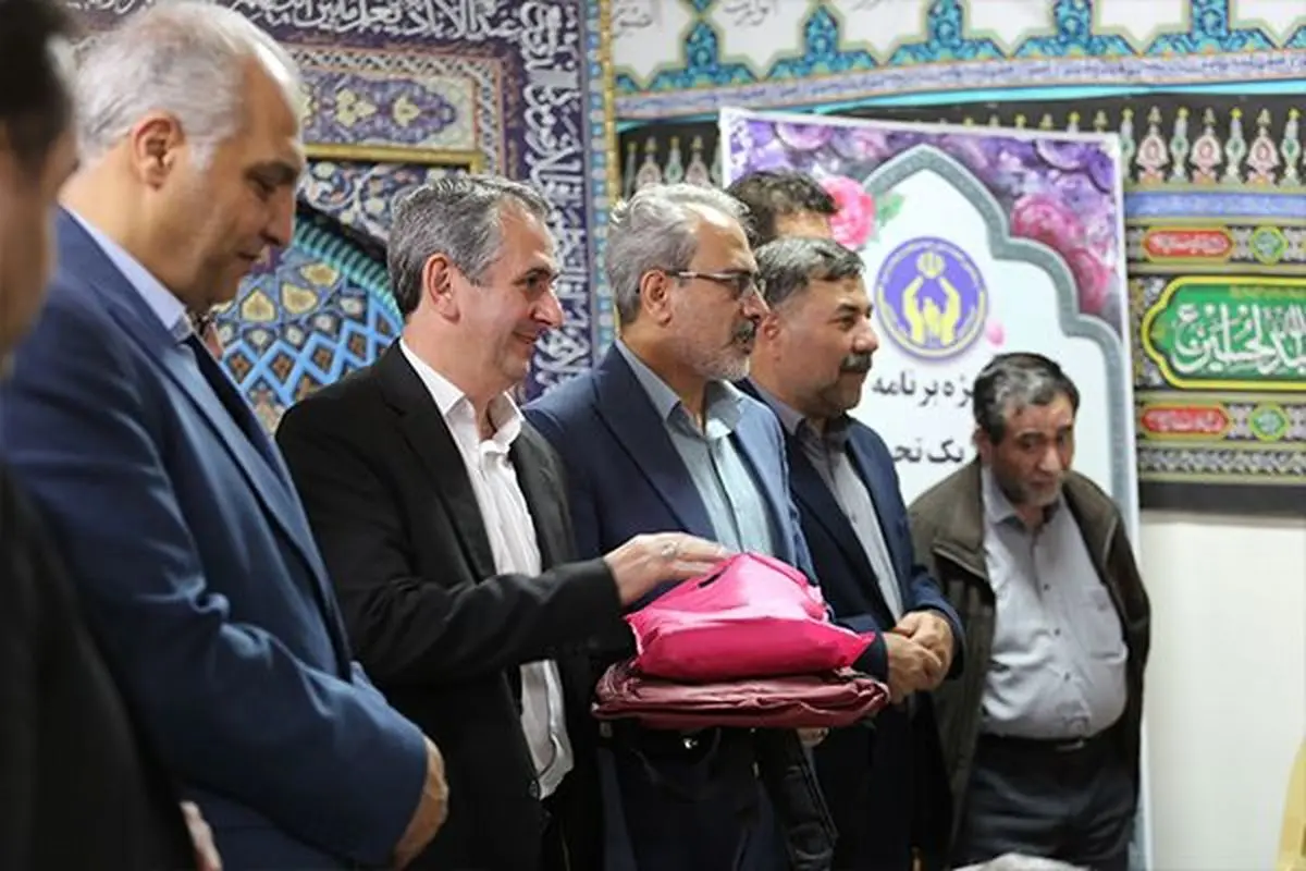 توزیع ۶ هزار بسته تحصیلی بین دانشآموزان نیازمند اردبیلی با مشارکت خیران و نمایندگان مجلس