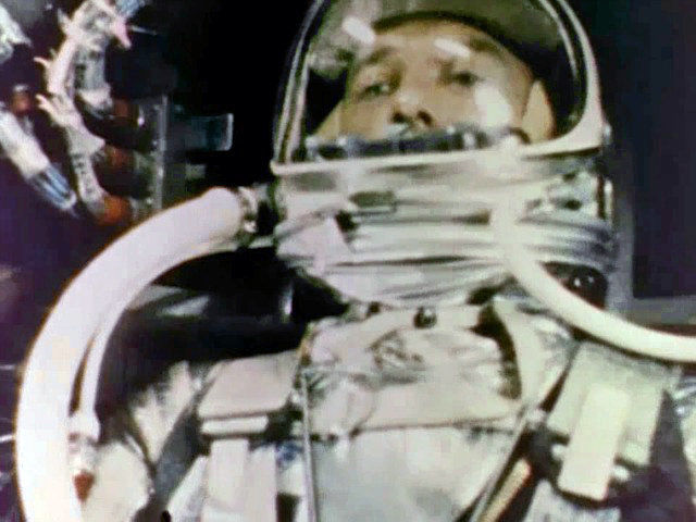 پنج مه؛ پرواز اولین فضانورد آمریکا به فضا