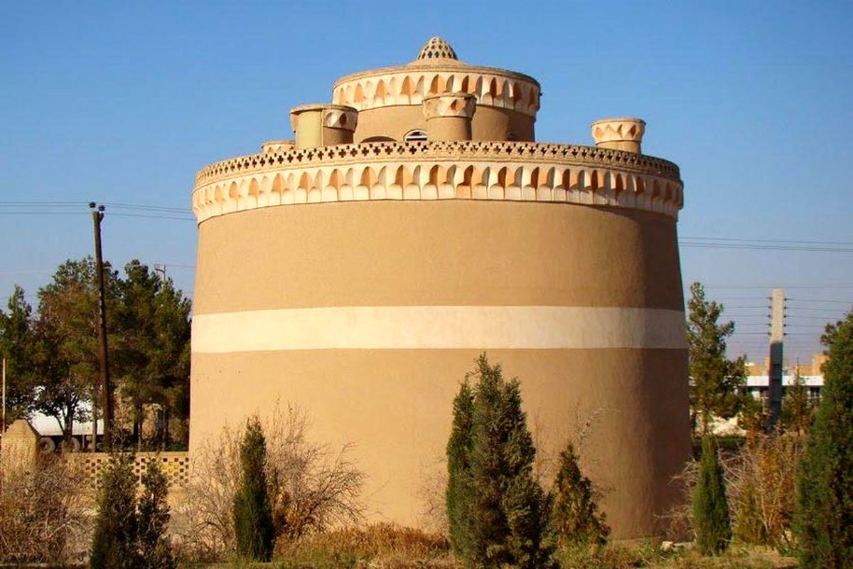 مرمت برج کبوترخانه 120 ساله در استان اصفهان