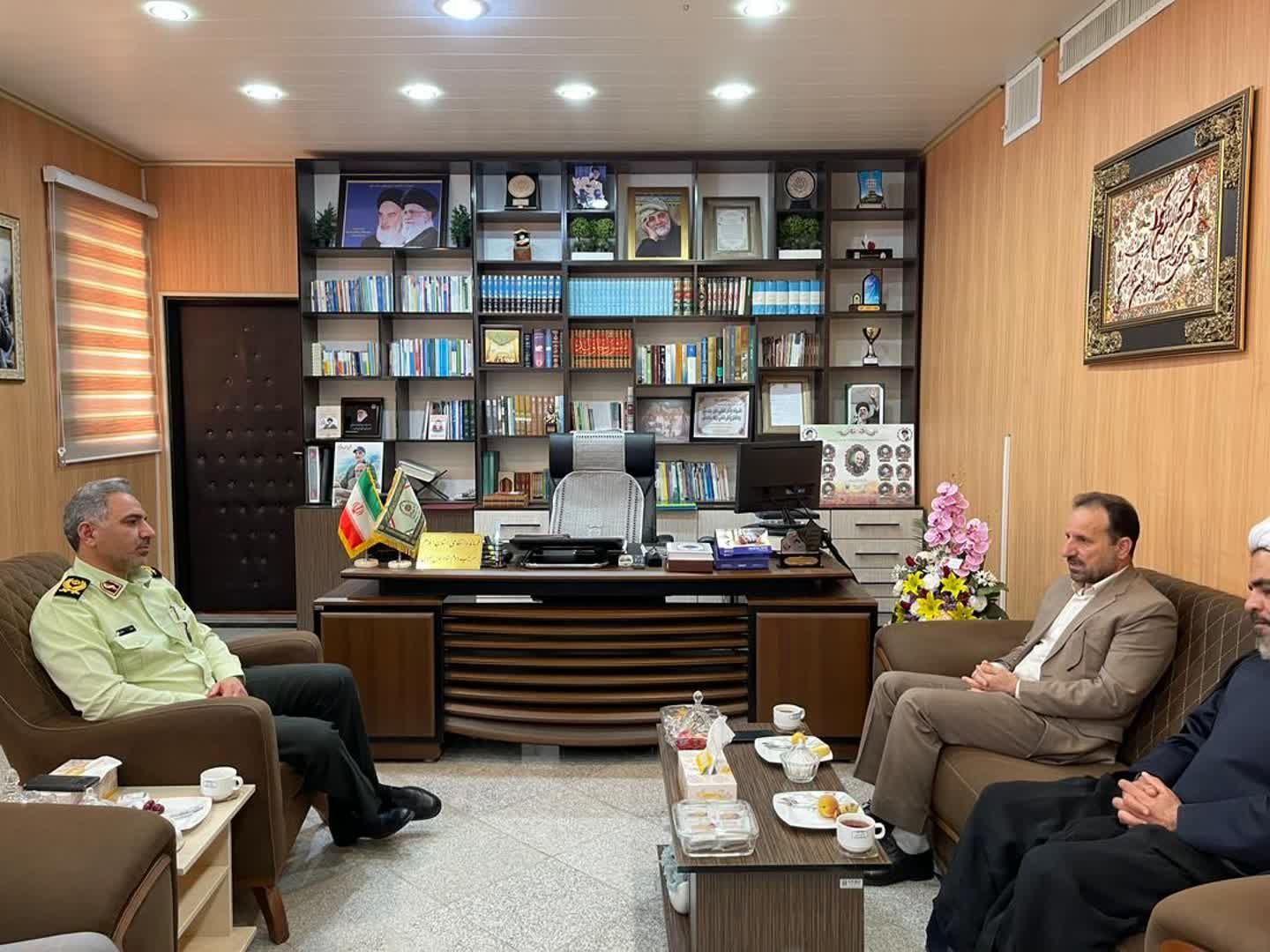 دیدار مدیرکل بنیاد شهید استان ایلام با فرمانده انتظامی استان