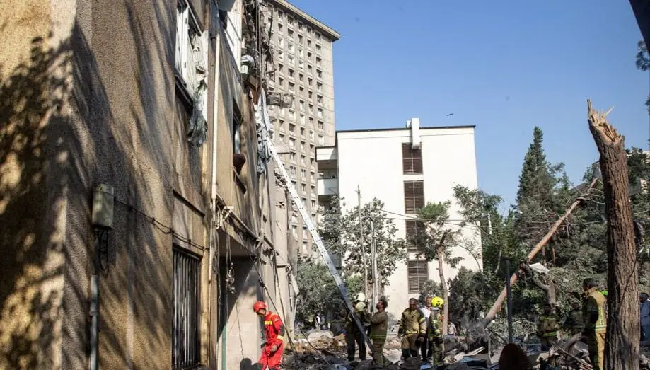 پیکر مطهر دو شهید یک زن و یک کودک در خیابان ستارخان 