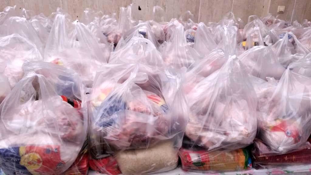 توزیع 500 بسته معیشتی بین  نیازمندان در خمینی شهر 