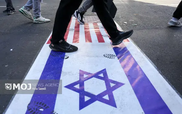 راهپیمایی روز ۱۳ آبان ۱۴۰۴ در تهران (۲)