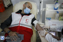 اهدای خون اعضای داوطلب سازمان هلال احمر
