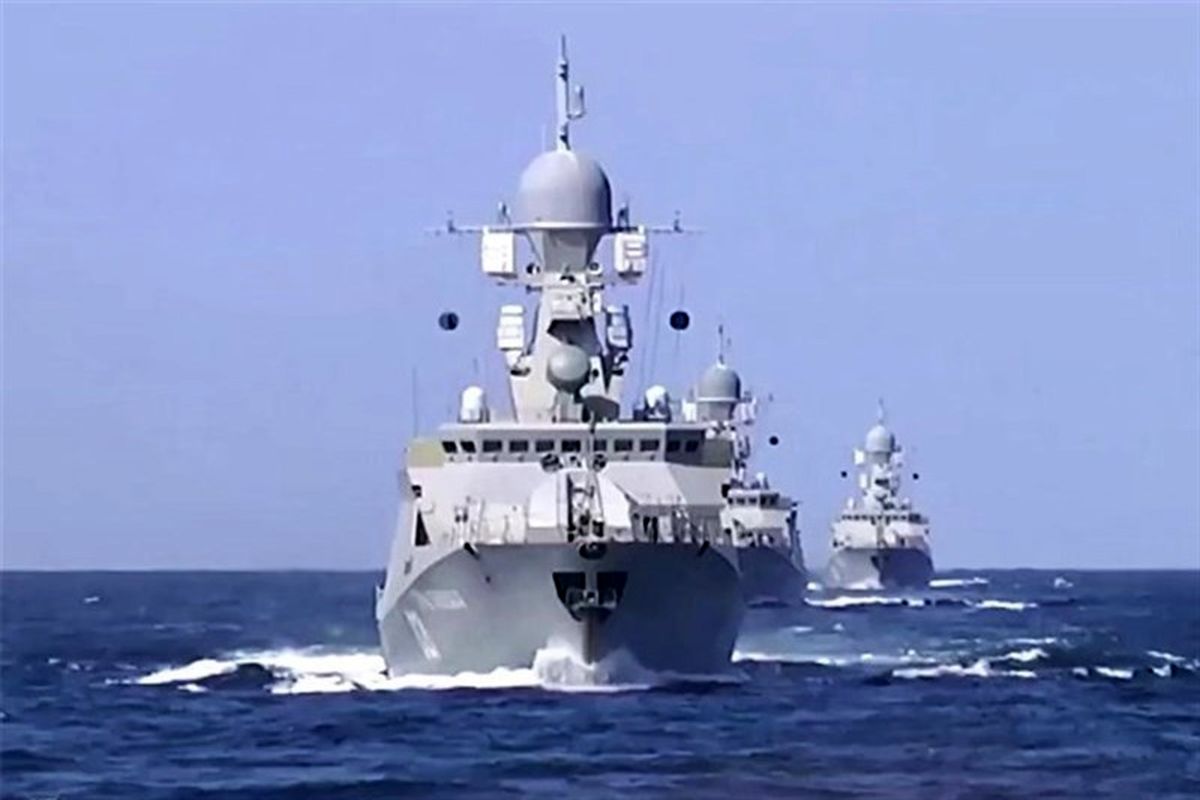 ناوگروه نیروی دریایی روسیه در منطقه چهارم نداجا پهلو گرفت