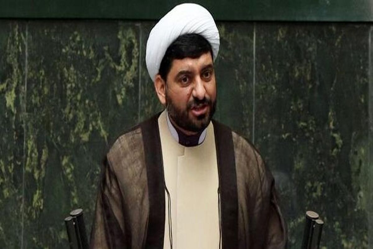 سزاوار این است آقای روحانی به مجلس می ‌آمد تا بودجه را تقدیم مجلس کند