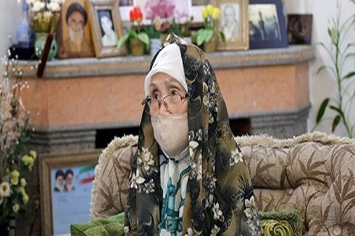 حجت‌الاسلام  ابوترابی‌ فرد در تشییع پیکر مادر شهید بابایی شرکت کرد