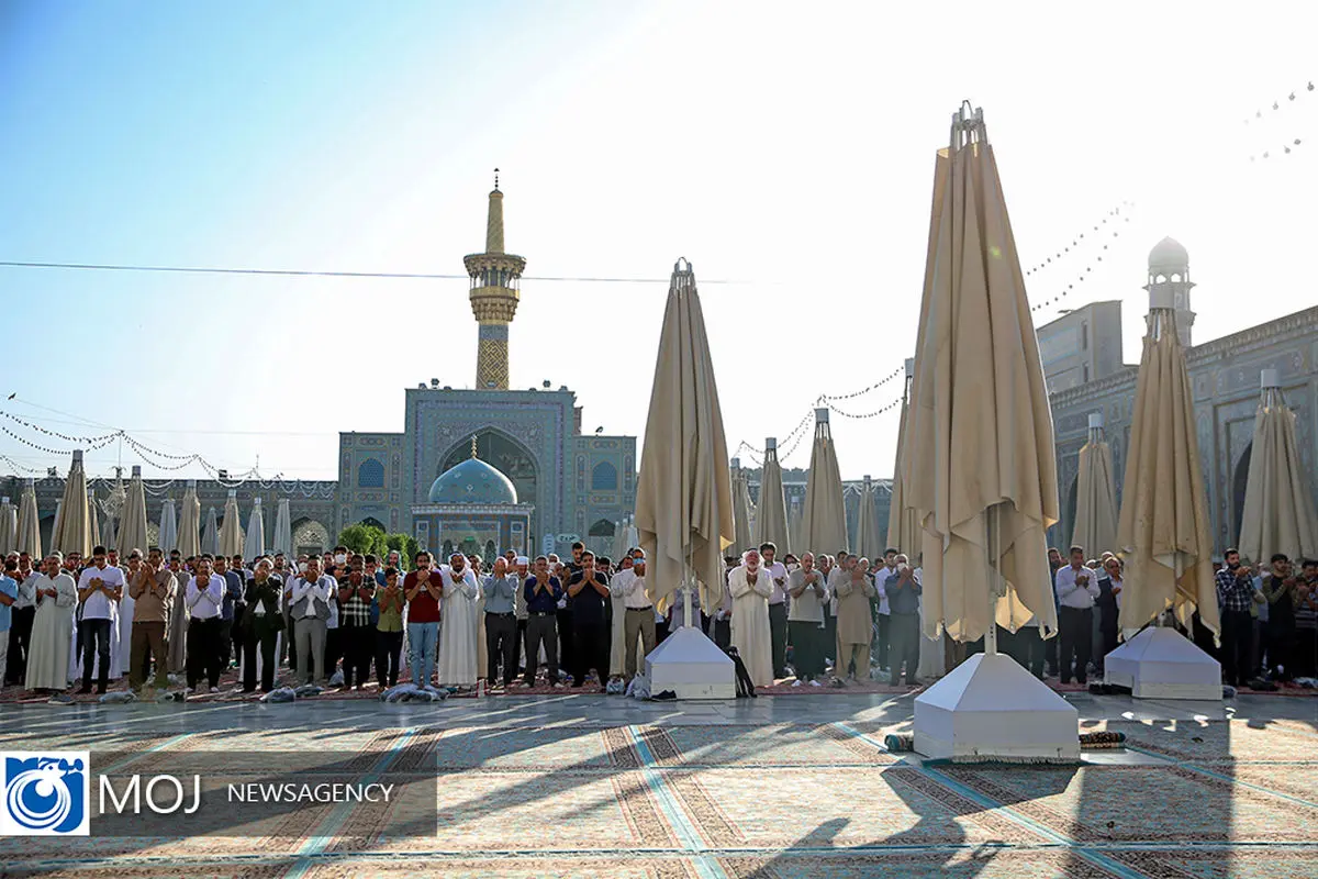 اقامه نماز عید قربان در حرم امام رضا (ع)