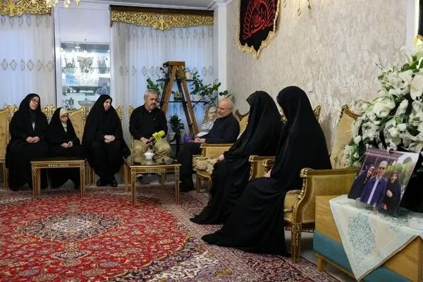 قالیباف با خانواده شهید باقری دیدار کرد