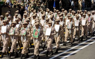 رژه نیروهای مسلح اصفهان به مناسبت هفته دفاع مقدس برگزار ‌شد