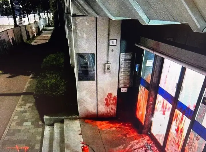 پلیس هلند سه نفر را در ارتباط با حمله به سفارت صهیونیست‌ها بازداشت کرد