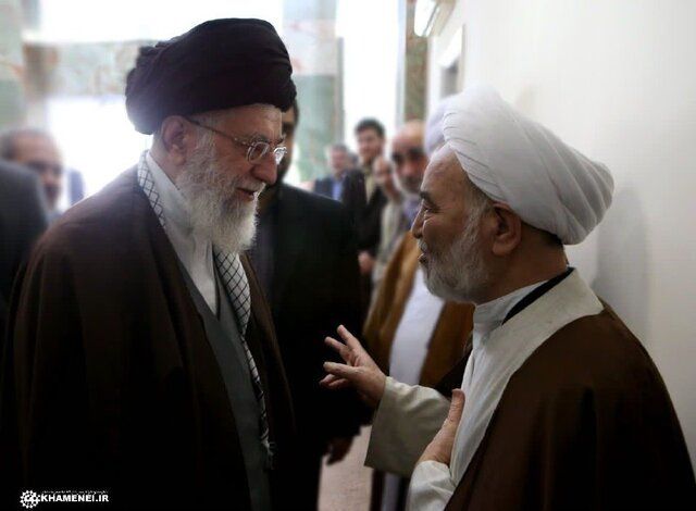  رهبر انقلاب، درگذشت روحانی سالک‌الی‌الله حجت‌الاسلام عبدالقائم شوشتری را تسلیت گفتند