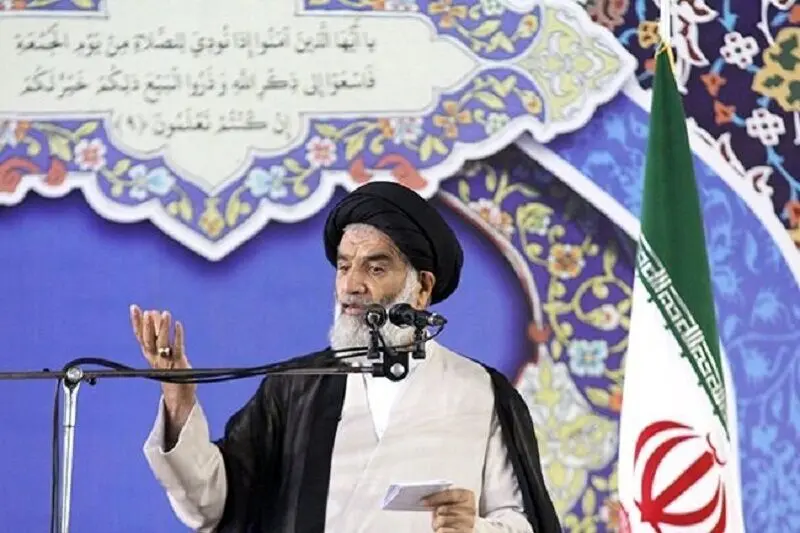 مردم برای دستیابی به سعادت و پیروزی از فرمایشات رهبری پیروی کنند