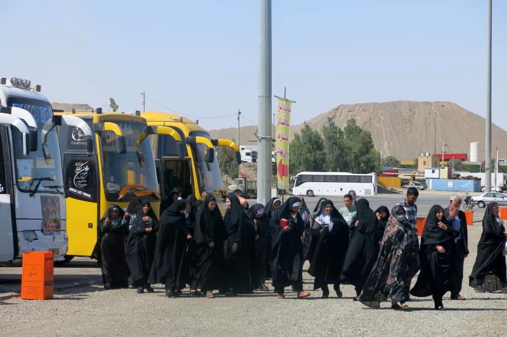 بیش از ۱۰۰ دستگاه اتوبوس در ایام رحلت امام خمینی (ره) و ۱۵ خرداد در پارک‌سوار شمالی قم خدمت رسانی کردند