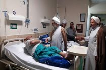 رئیس سازمان عقیدتی ارتش از بیماران اهل تسنن در زاهدان عیادت کرد