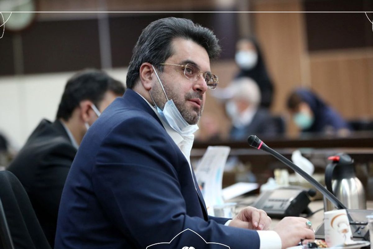انتقاد رئیس اتاق بازرگانی اصفهان از معطلی فعالان اقتصادی در فرآیند صدور کارت بازرگانی