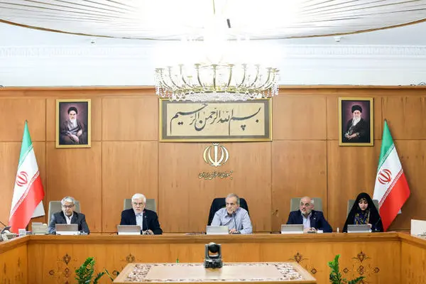 دولت در تلاش ارائه بودجه بدون کسری به مجلس است