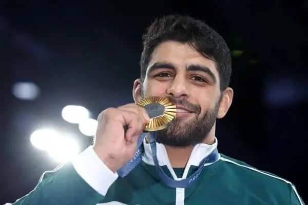 طلای جهانی برای ساروی در وزن ۹۷ کیلوگرم کشتی فرنگی