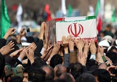 پیکر شهید مدافع امنیت در کرمانشاه با حضور پرشور مردم تشییع شد