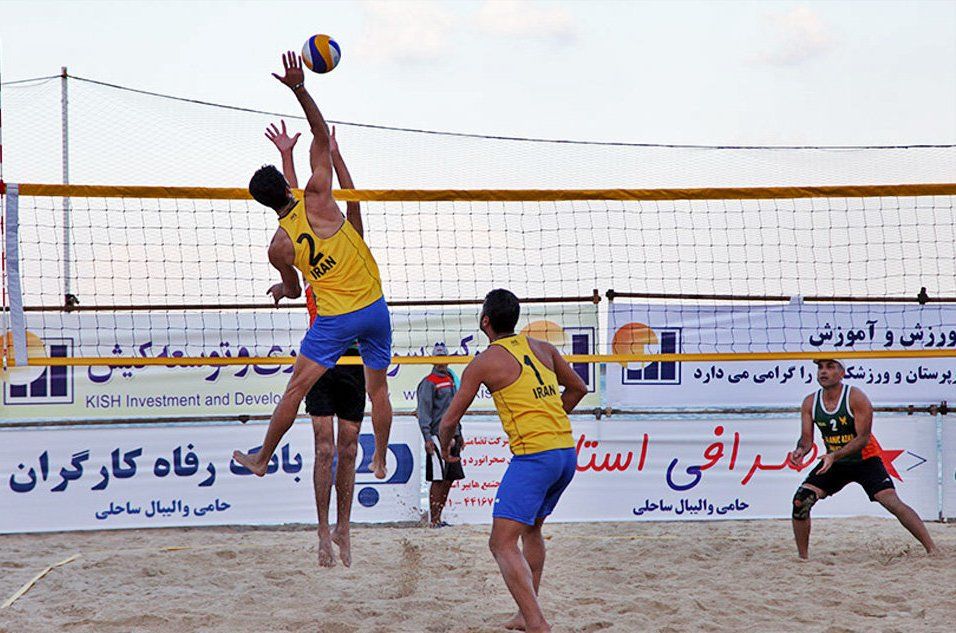 رقابت‌های والیبال ساحلی جام رمضان در سلمان‌شهر آغاز شد
