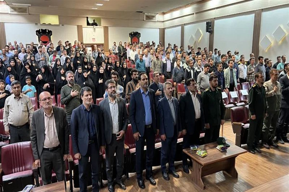نشست بصیرتی در ذوب آهن اصفهان با حضور معاون هماهنگ کننده سازمان بسیج مستضعفین
