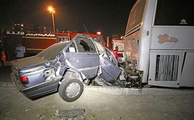 حادثه برخورد پژو با اتوبوس در بندرعباس یک کشته بر جا گذاشت