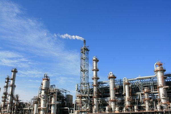 پتروشیمی اروند ۶۰۰ میلیون سهم خود را در بورس تهران عرضه کرد